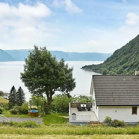 Feriehus Holiday Home Aven *
