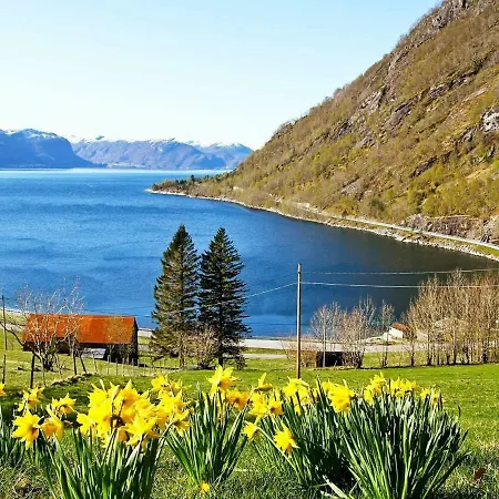Holiday Home Aven Hyllestad