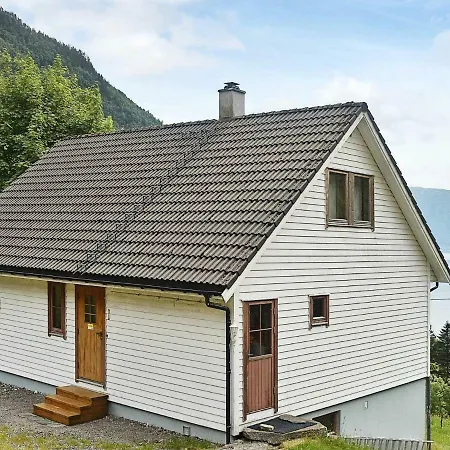 Holiday Home Aven Feriehus *
